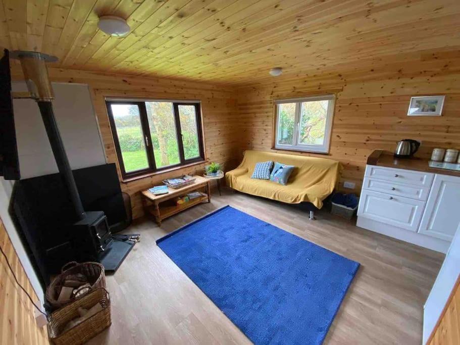 Idyllic Cornish Retreat At Puffin Lodge Helston Exterior foto